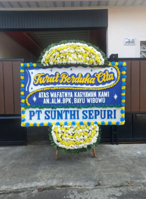 Papan Bunga Duka di Pulau Pari